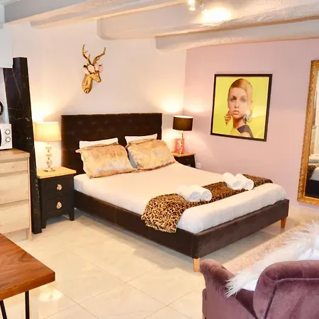 Artistic Apartment